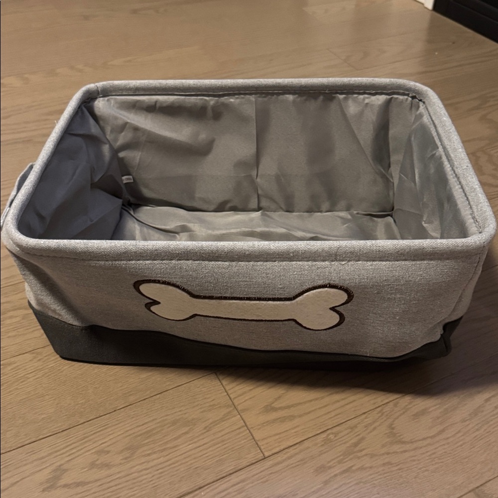 Winifred & Lily linen pet storage bin with side handles